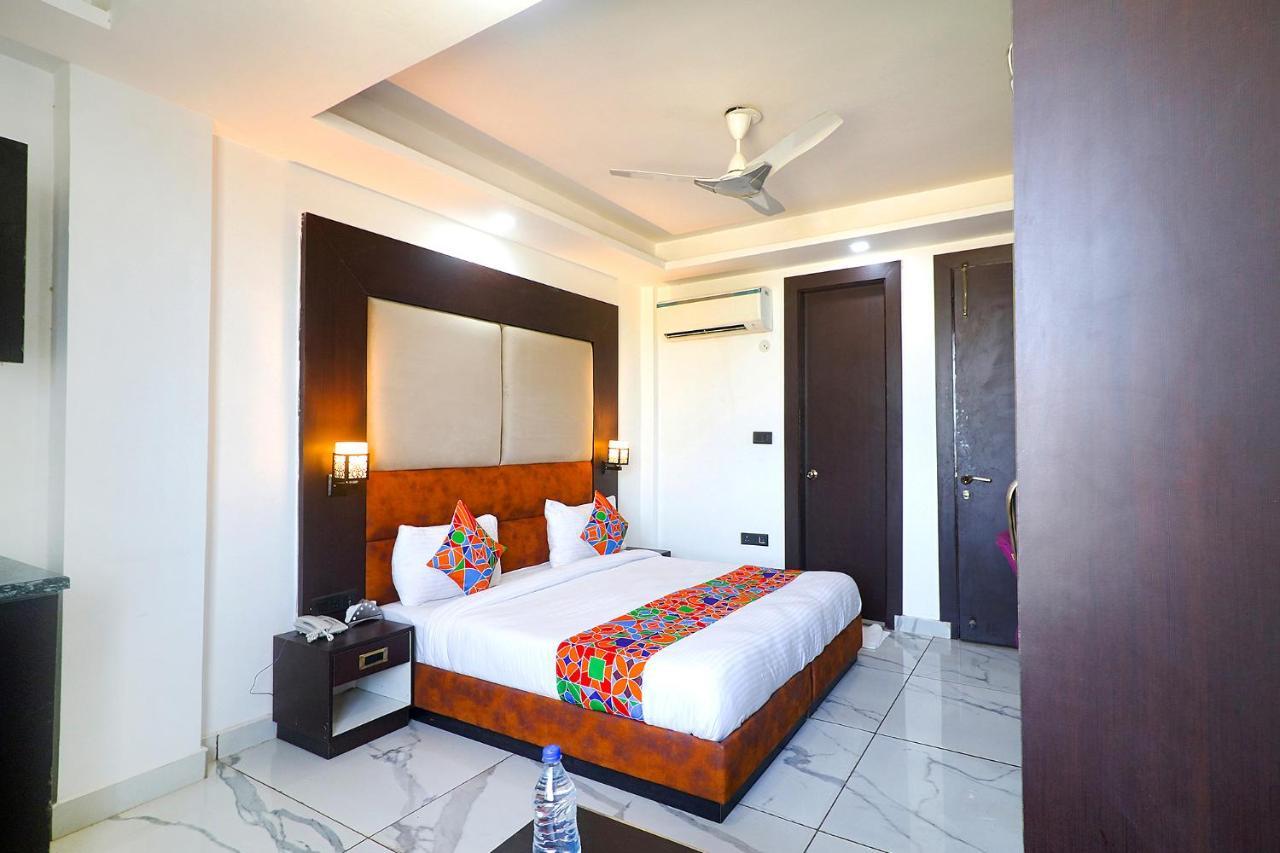 Fabhotel Kiara The Private Suites Delhi (National Capital Territory of India) Exterior foto